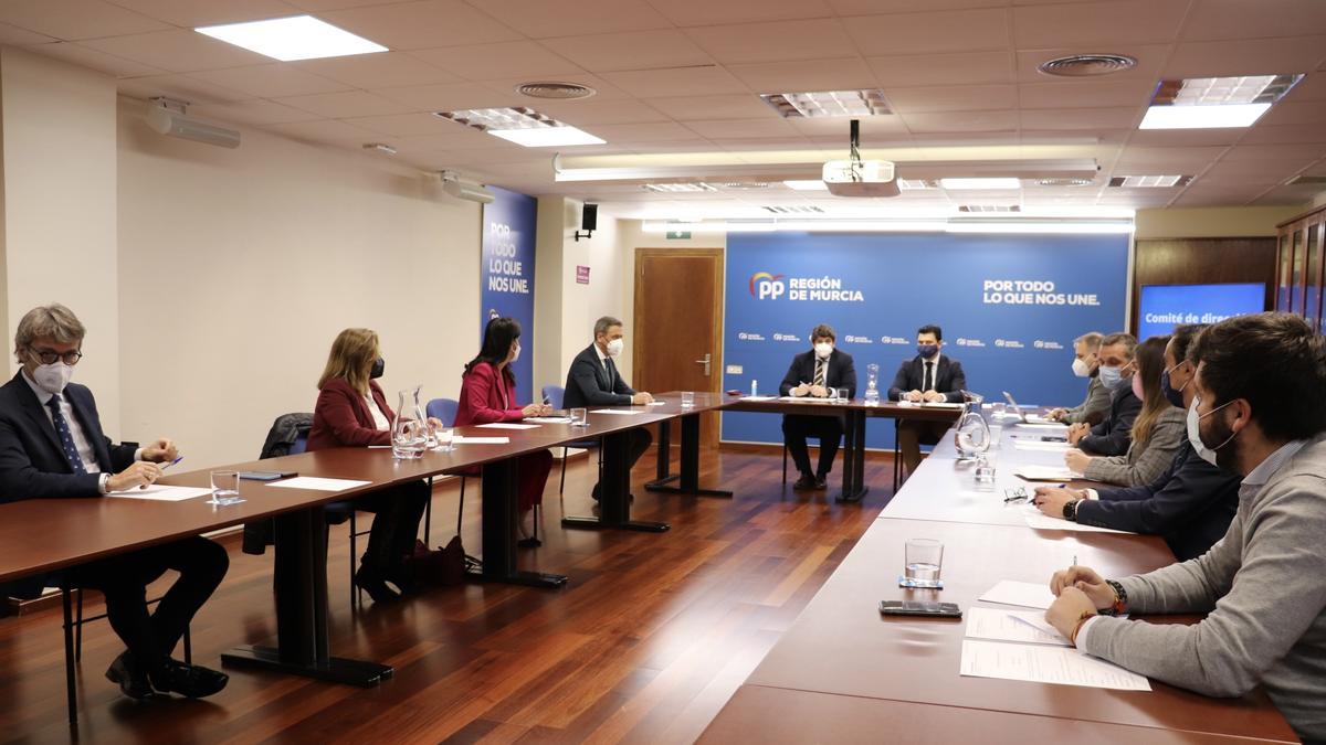 Reunión del Comité de Dirección del PP murciano, este lunes.