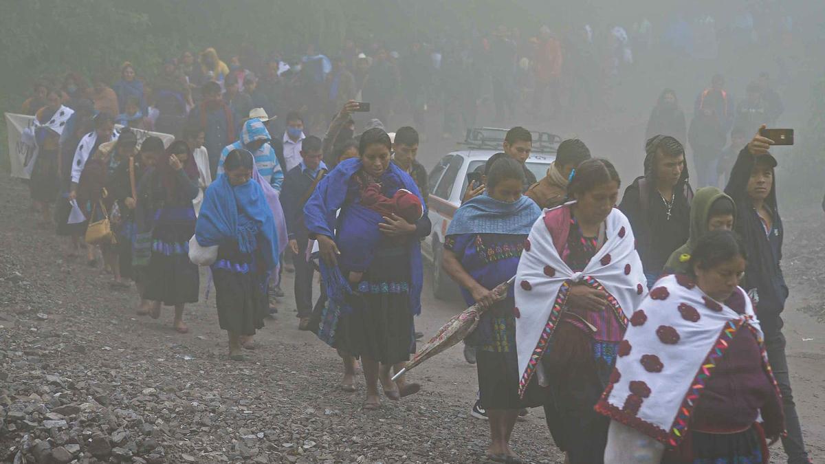 Mujeres indígenas en un acto organizado por el 8M.