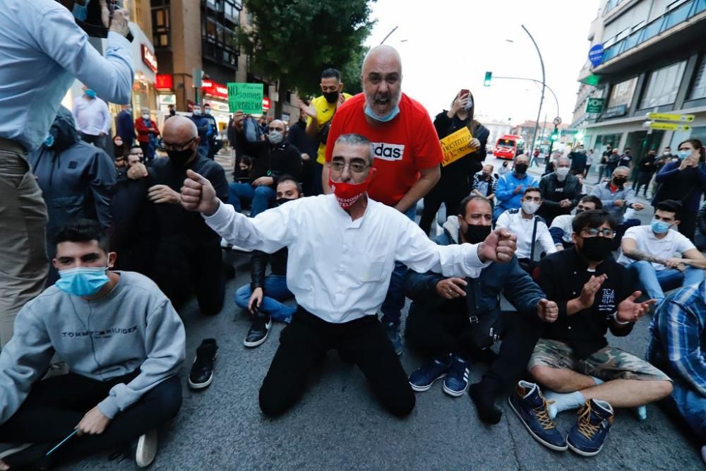 Hosteleros protestan en Murcia