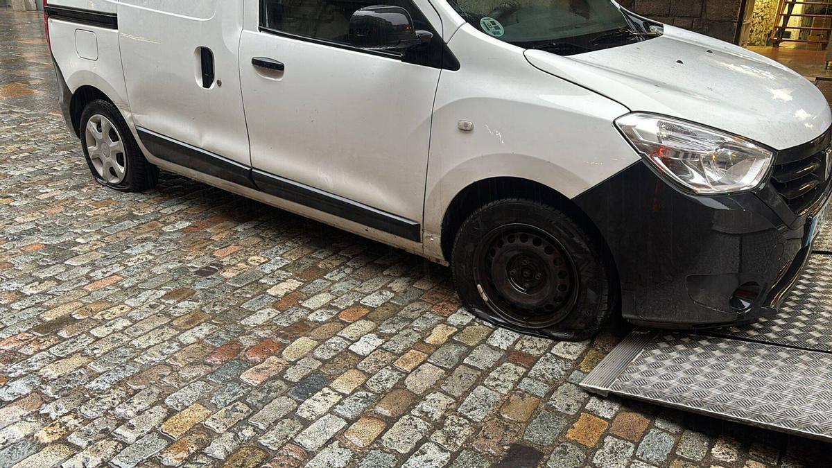 Imatges de les rodes punxades al Barri Vell