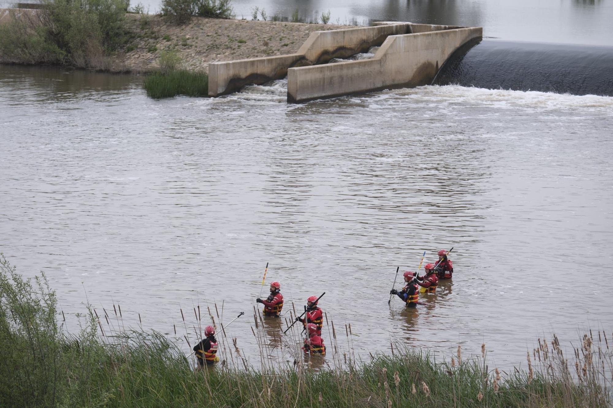 Fotogalería | Continúa la búsqueda del menor de 13 años desaparecido en el río