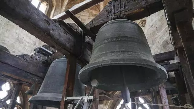 Oviedo y sus rincones Campana Wamba de la catedral de Oviedo