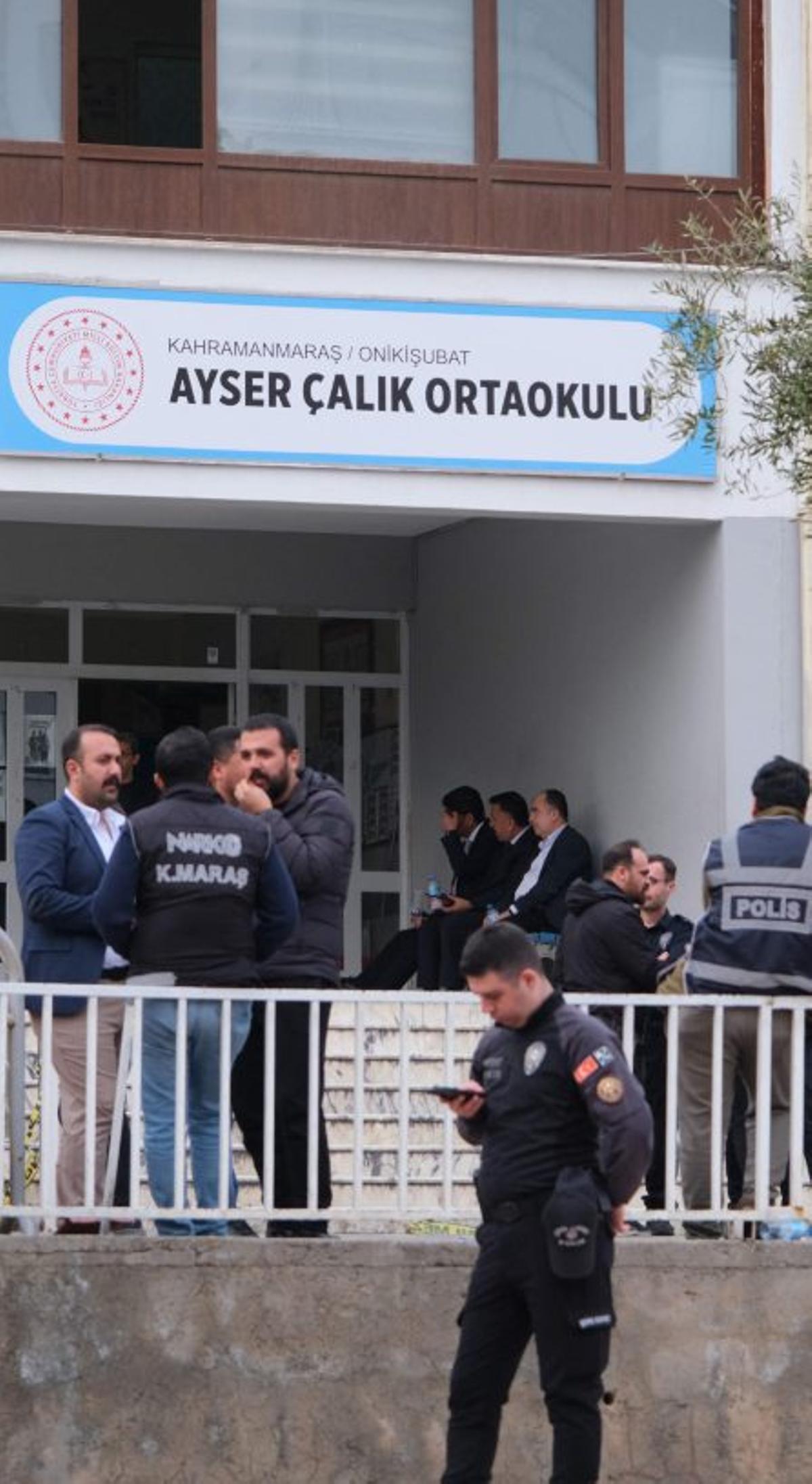 Un alumne de 14 anys assalta a trets una escola turca i causa 8 morts