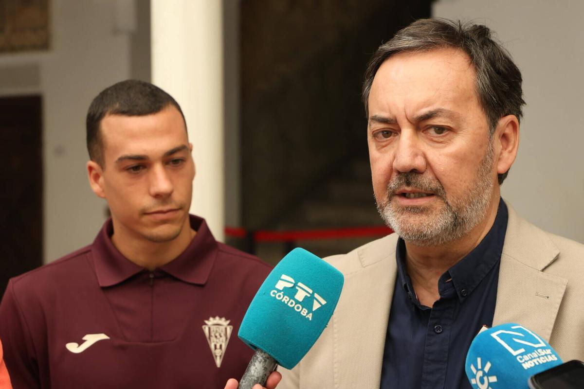 Las presentaciones de Damián Cáceres y Jacobo Martí como jugadores del Córdoba CF, en imágenes