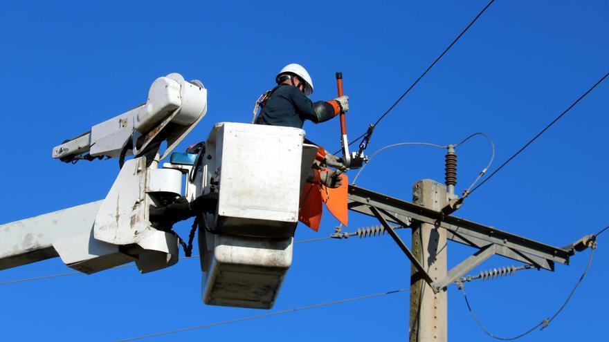 Una avaria elèctrica deixa Osor sense llum gairebé dotze hores