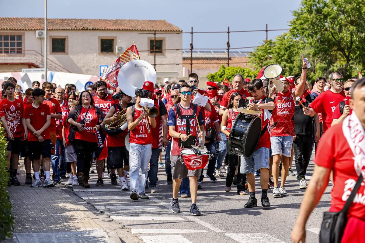 Imatges de la rua del dia de l'Afició del Baxi Manresa
