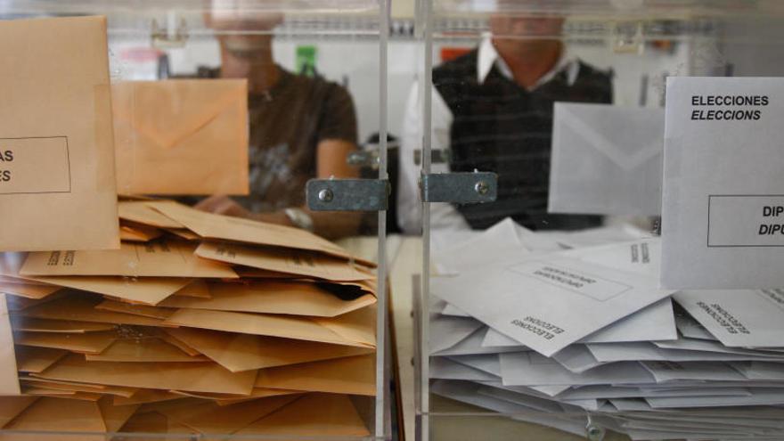 Las papeletas y sobres para las elecciones autonómicas serán de color rosa