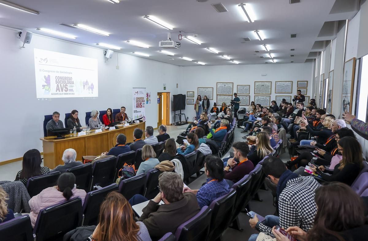 Primeras intervenciones en el congreso este jueves