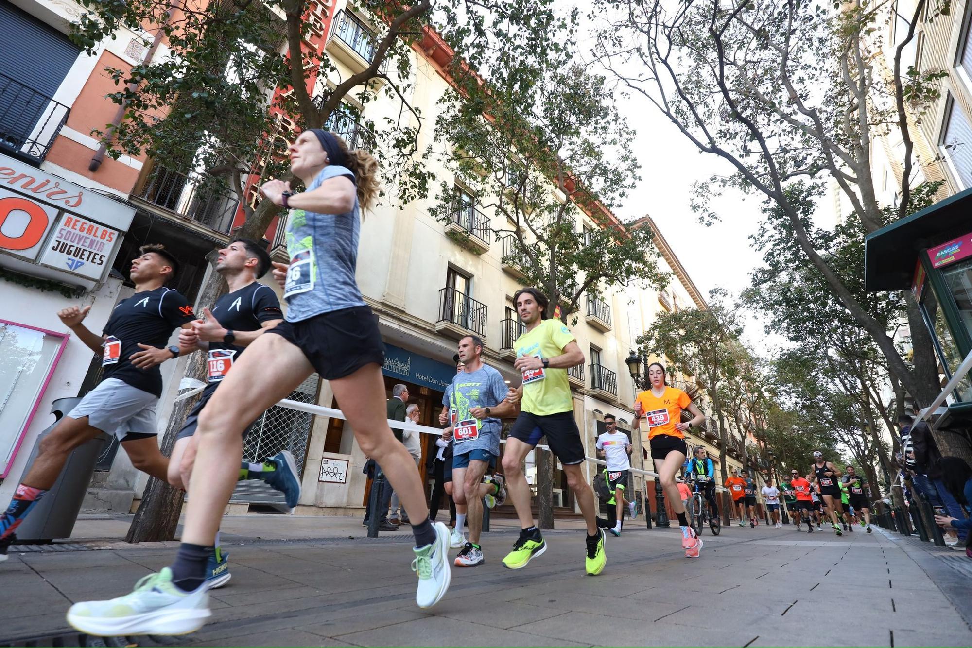 En imágenes | Búscate en el Medio Maratón de Zaragoza 2024