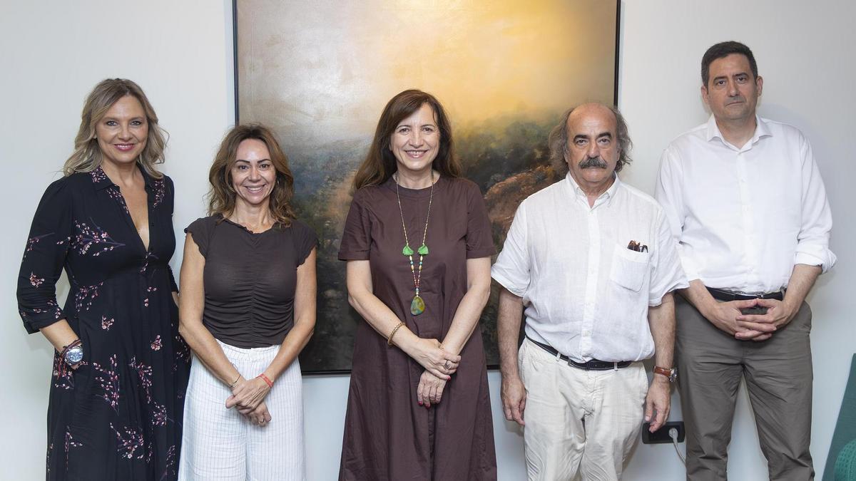Victoria Ferrá, Ana Bonmatí, Marta Alonso, Jorge Soler e Ignacio Prieto, instantes antes del comienzo del encuentro.