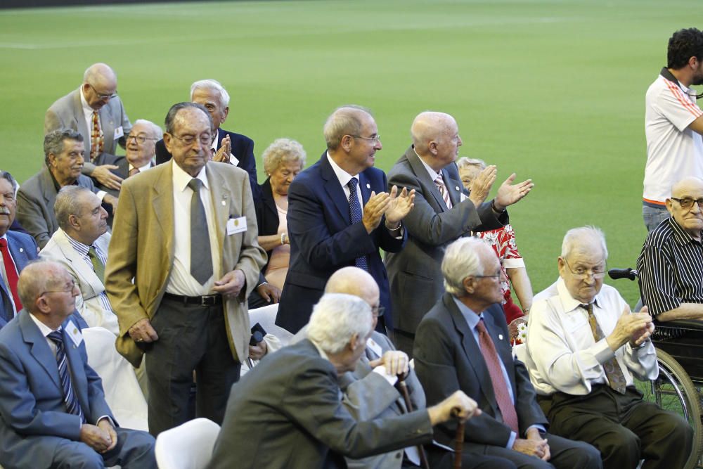 El Valencia rinde homenaje a sus socios más fieles