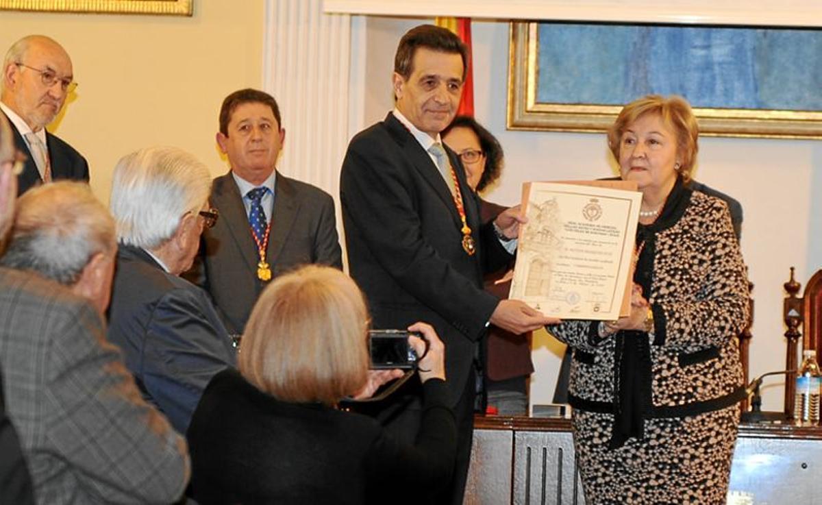 Manuel Blázquez ingresa en la Academia de Ecija