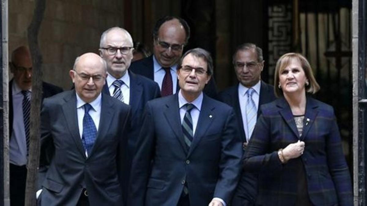 Artur Mas, Nuria de Gispert, Miguel Ángel GimenoMartín Rodriguez, Rafael Ribó y Jaume Amat, a su llegada a la cumbre contra la corrupción convocada por Mas.