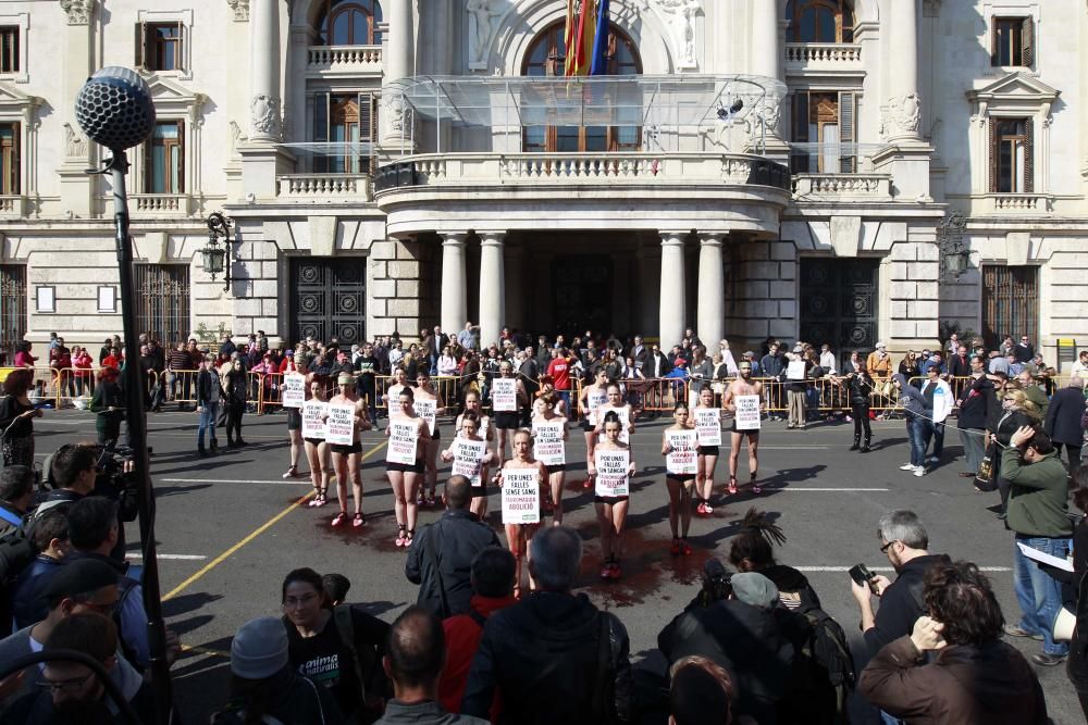 Manifestación y performance antitaurina en Valencia