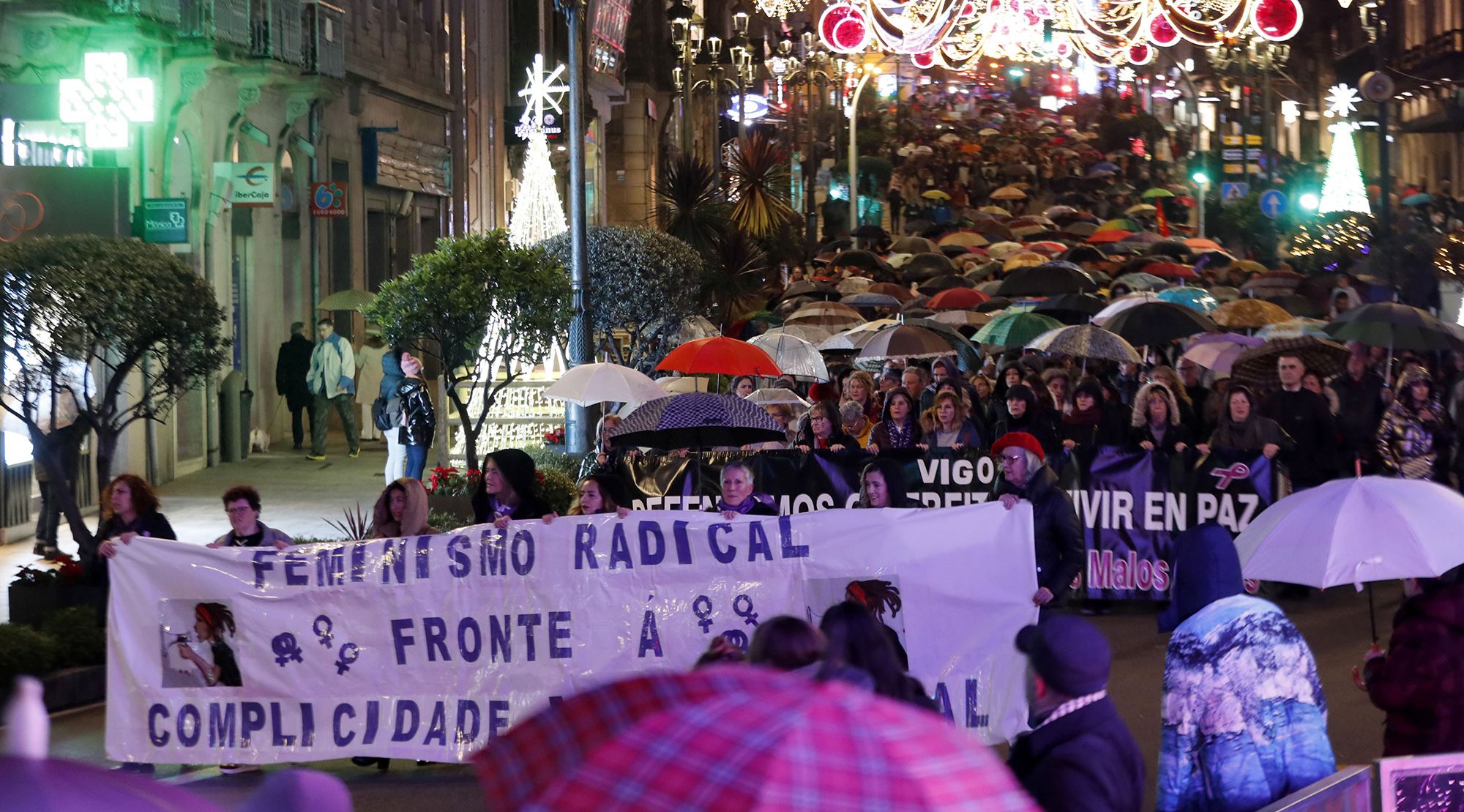 Manifestación del 25N por las calles de Vigo en 2019 José Lores.jpg