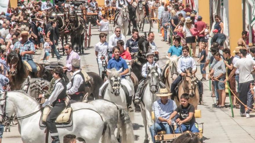 Imagen de la feria de sevillanas de Torrevieja en el recinto portuario/Foto Tony Sevilla