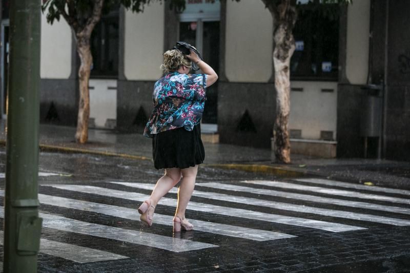 19.10.18. Las Palmas de Gran Canaria. Persistentes lluvias en la capital. Foto Quique Curbelo  | 19/10/2018 | Fotógrafo: Quique Curbelo