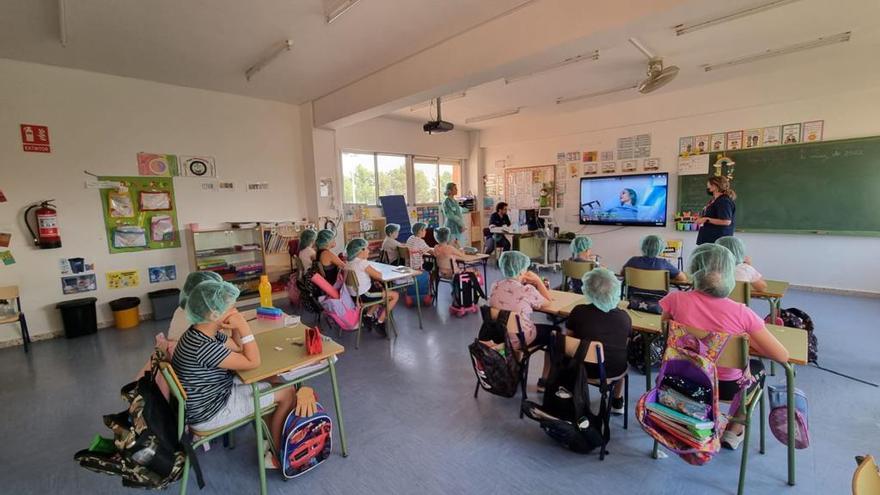 La iniciativa desarrollada en el colegio Els Garrofers de Elche por el personal del Hospital del Vinalopó