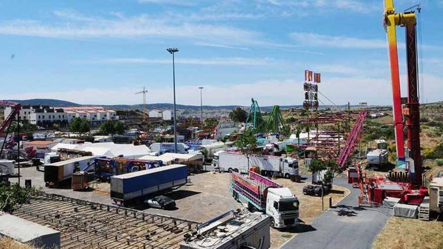 El Ayuntamiento de Plasencia crea aparcamientos y recogerá todo el vidrio en feria