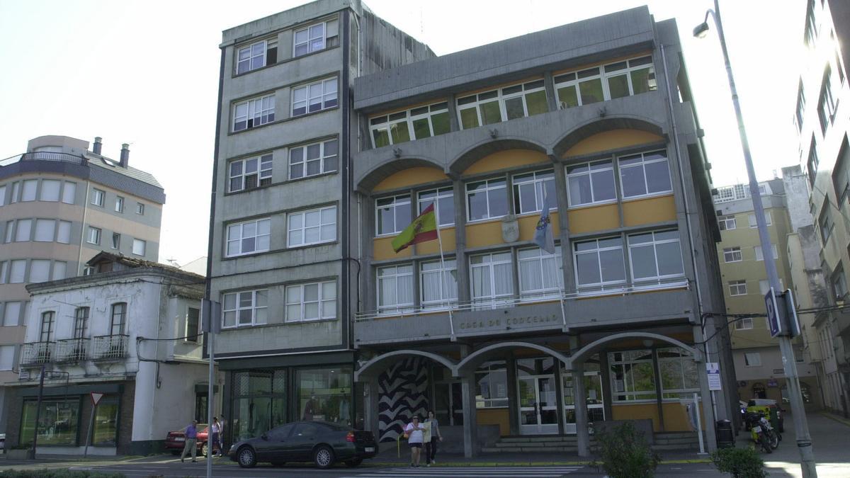 Vista del edificio del Ayuntamiento de Sada.