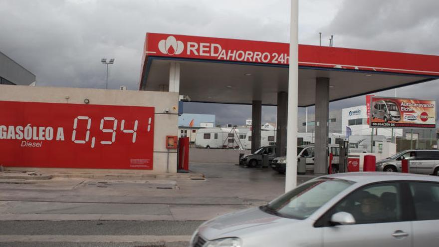 La caída de los precios de carburantes hunde el IPC.