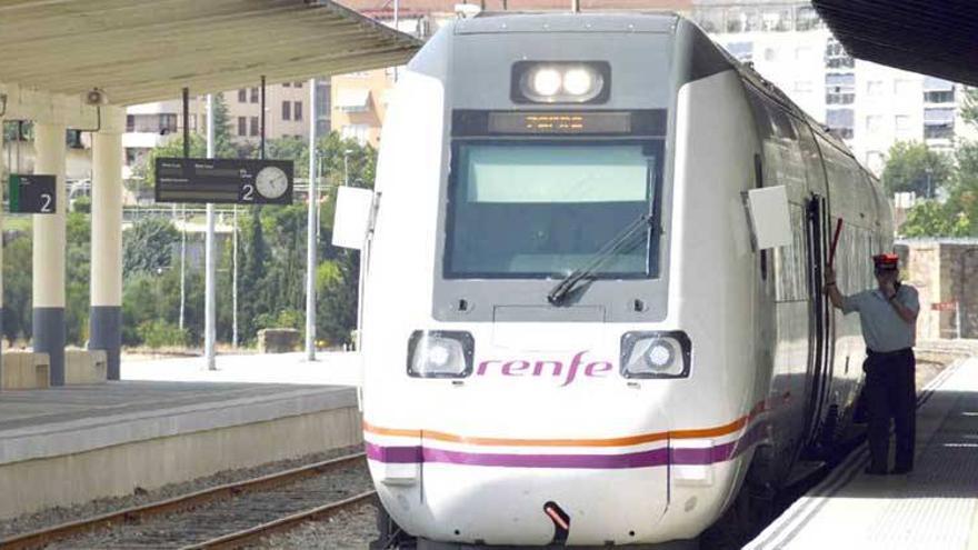 Cáceres mantiene sus conexiones con Madrid en el plan de ajuste de Renfe