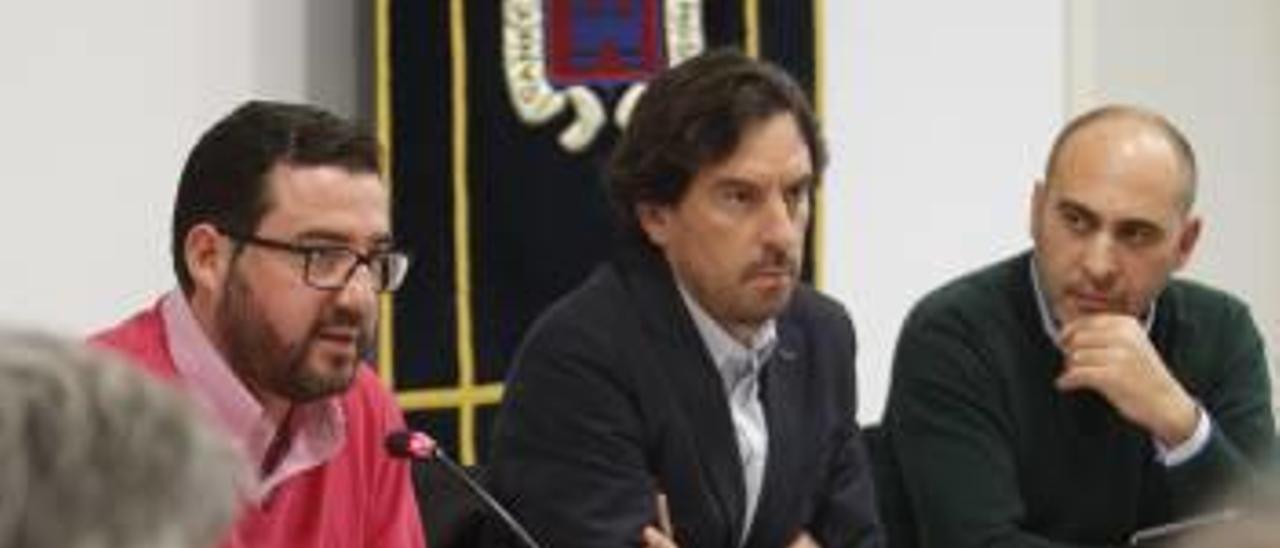 Ediles del gobierno de Canet, en un pleno.