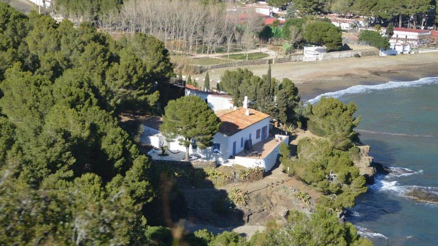 Vista de cala Montjoi.