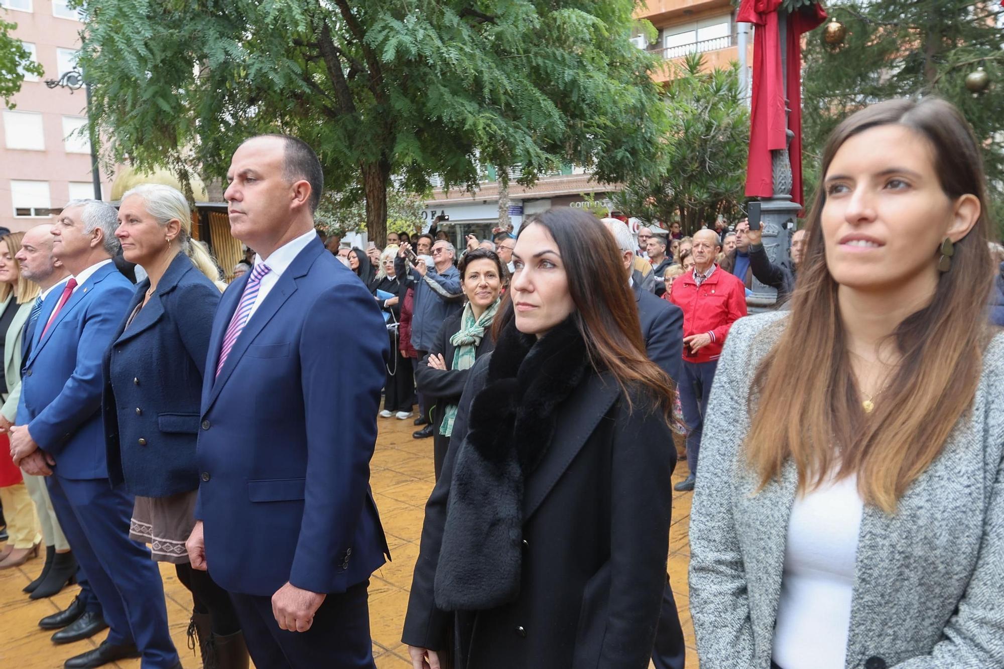 Acto institucional de celebración del Día de la Constitución en Torrevieja y entrega de banderas a los centros educativos