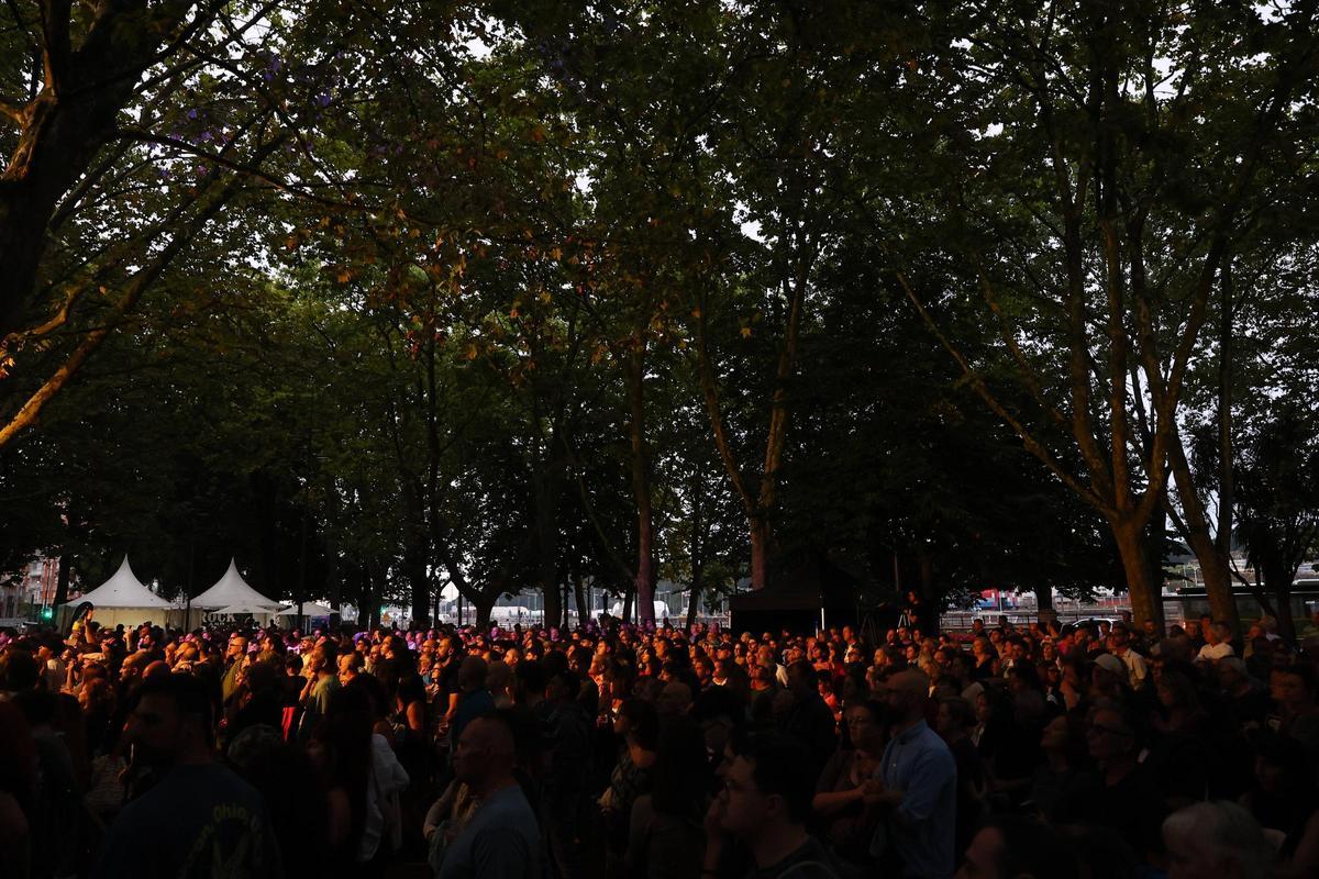 Aspecto del parquie  del Muelle, durante el concierto de "Pedrá".
