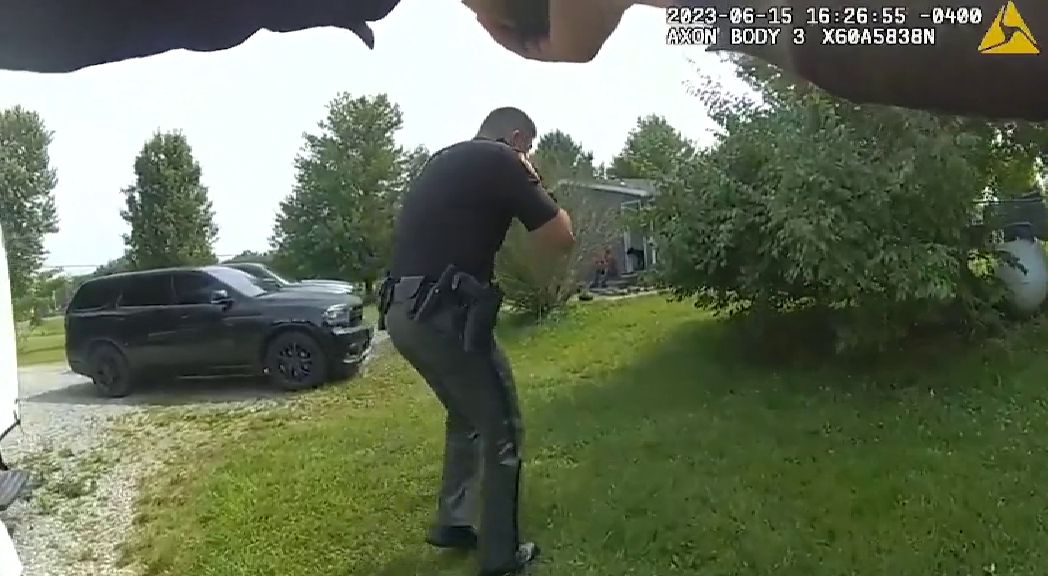 Un hombre mata con un rifle a sus hijos pequeños de 3, 4 y 7 años en ...