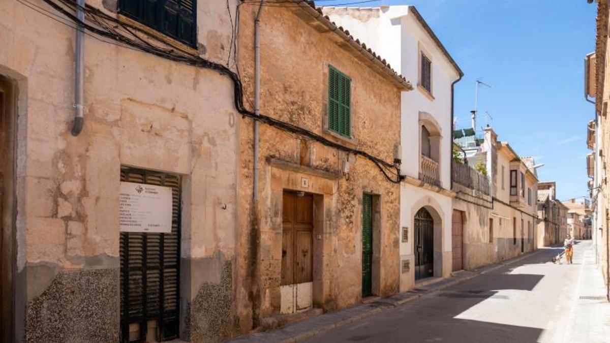 La casa está situada en la calle dels Àngels de Llucmajor. | PERE JOAN OLIVER