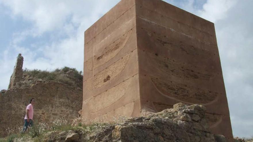 La Torre Norte del Castillo de Busot vuelve a alzarse como hace 600 años.