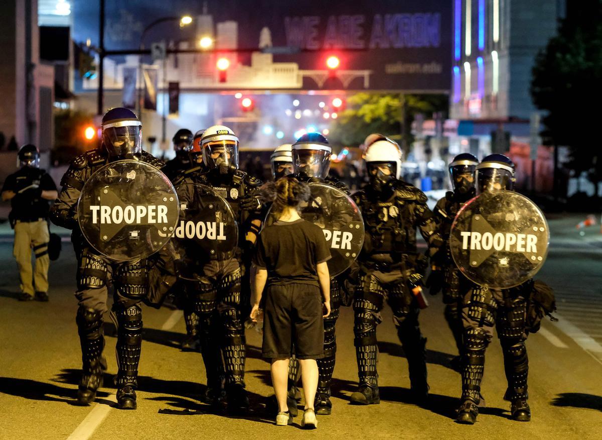 Protestas en Akron (Ohio, Estados Unidos) tras la divulgación de un vídeo de un hombre negro acribillado por la policía