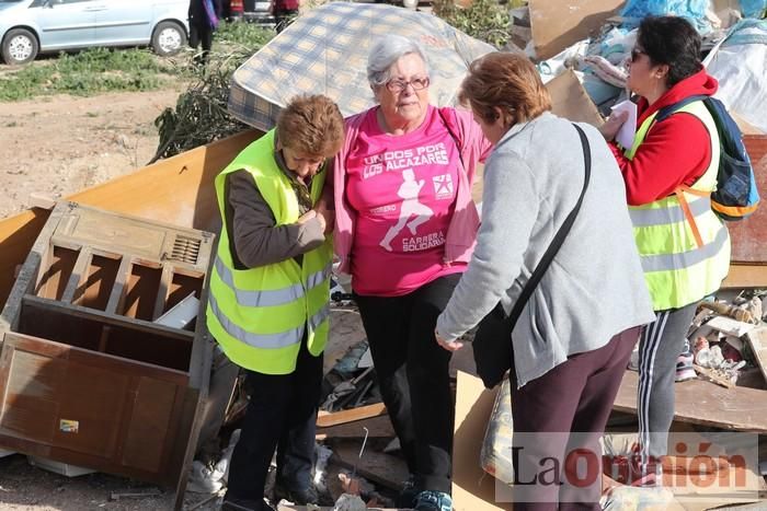 Los vecinos de Los Alcázares salen a manifestarse