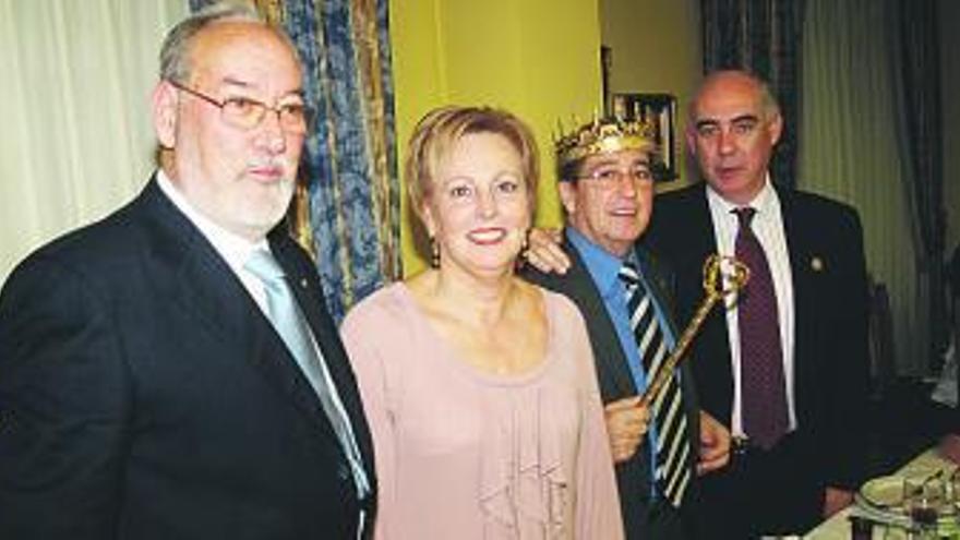 Por la izquierda, Paco Ruiz, Cristina Cabeza, Queipo de Llano y Movilla.