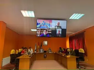 Curtis distingue a una jueza de Betanzos y al director de la cárcel de Teixeiro