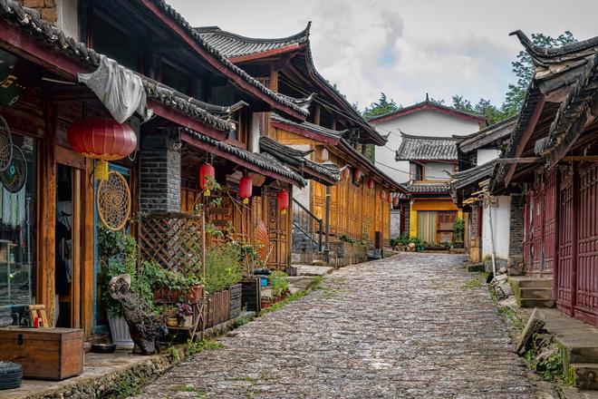 Pueblo chino tradicional en la provincia de Yunnan