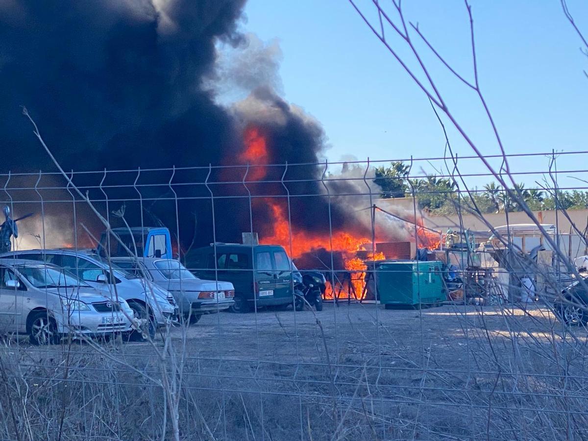 Incendio del depósito de vehículos