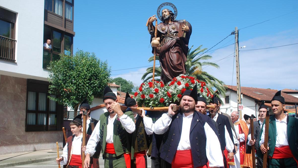 Procesión de Santiago en Posada de Llanes.