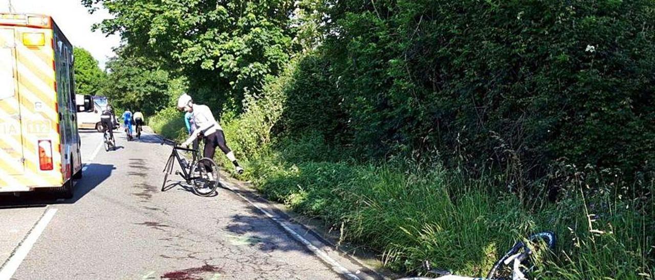 La bicicleta del ciclista herido, en el arcén, el pasado 16 de mayo.