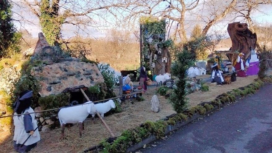 Decorado navideño en pueblos de Vilar de Barrio. | // FDV