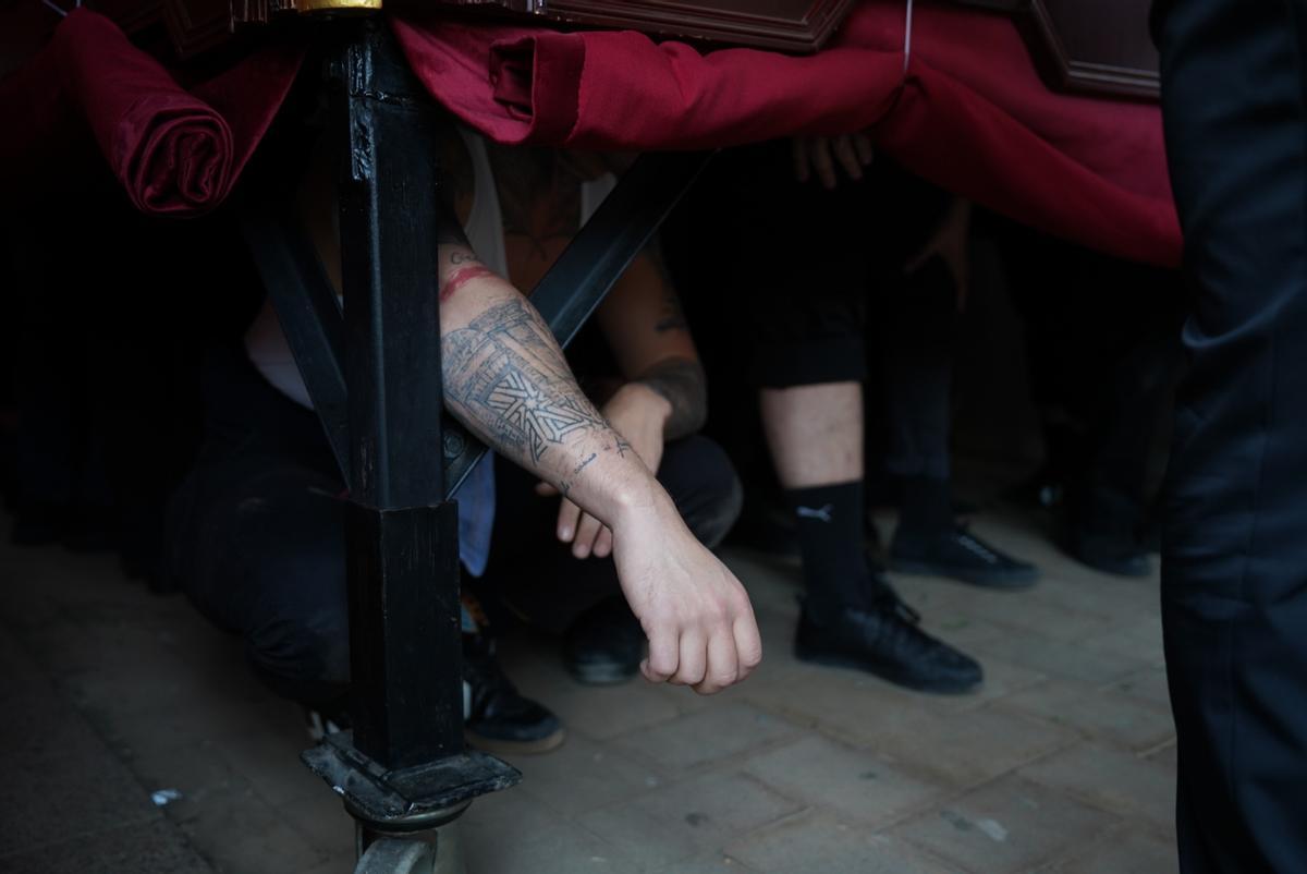 La salida del Cristo de las Lágrimas, en imágenes