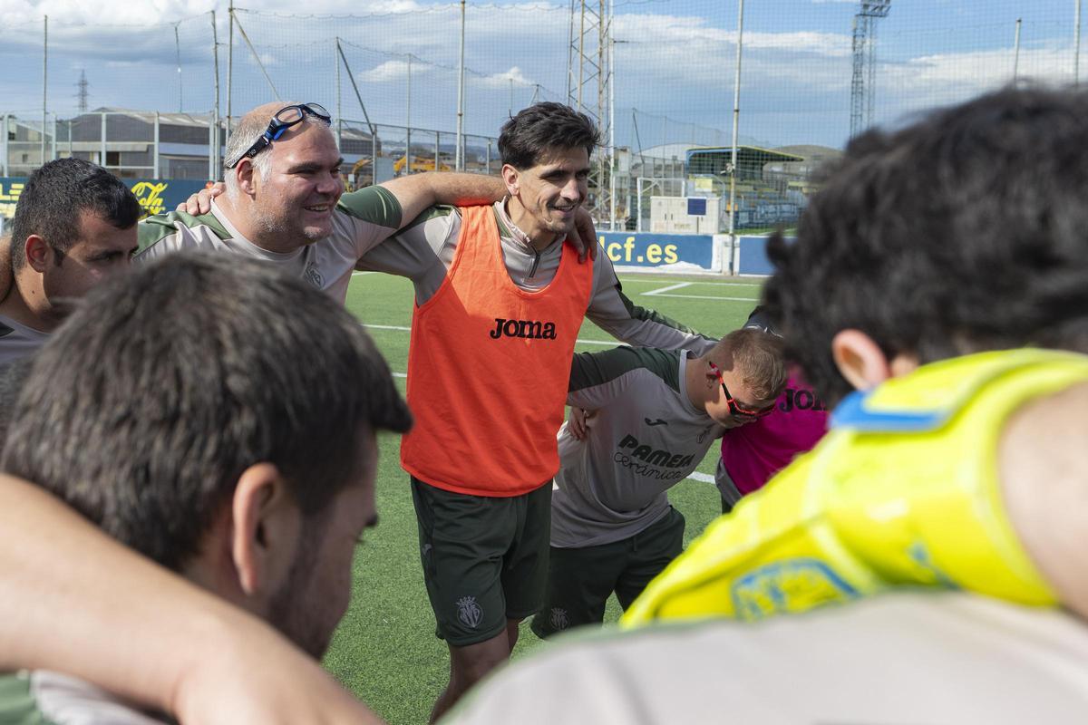 Gerard Moreno visitó al equipo EDI del Villarreal.