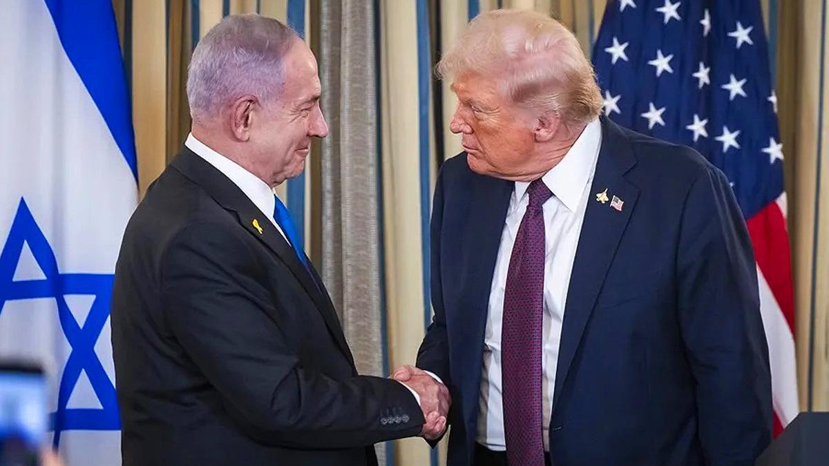 El presidente estadounidense, Donald Trump (dcha.), junto al primer ministro israelí, Benjamin Netanyahu.
