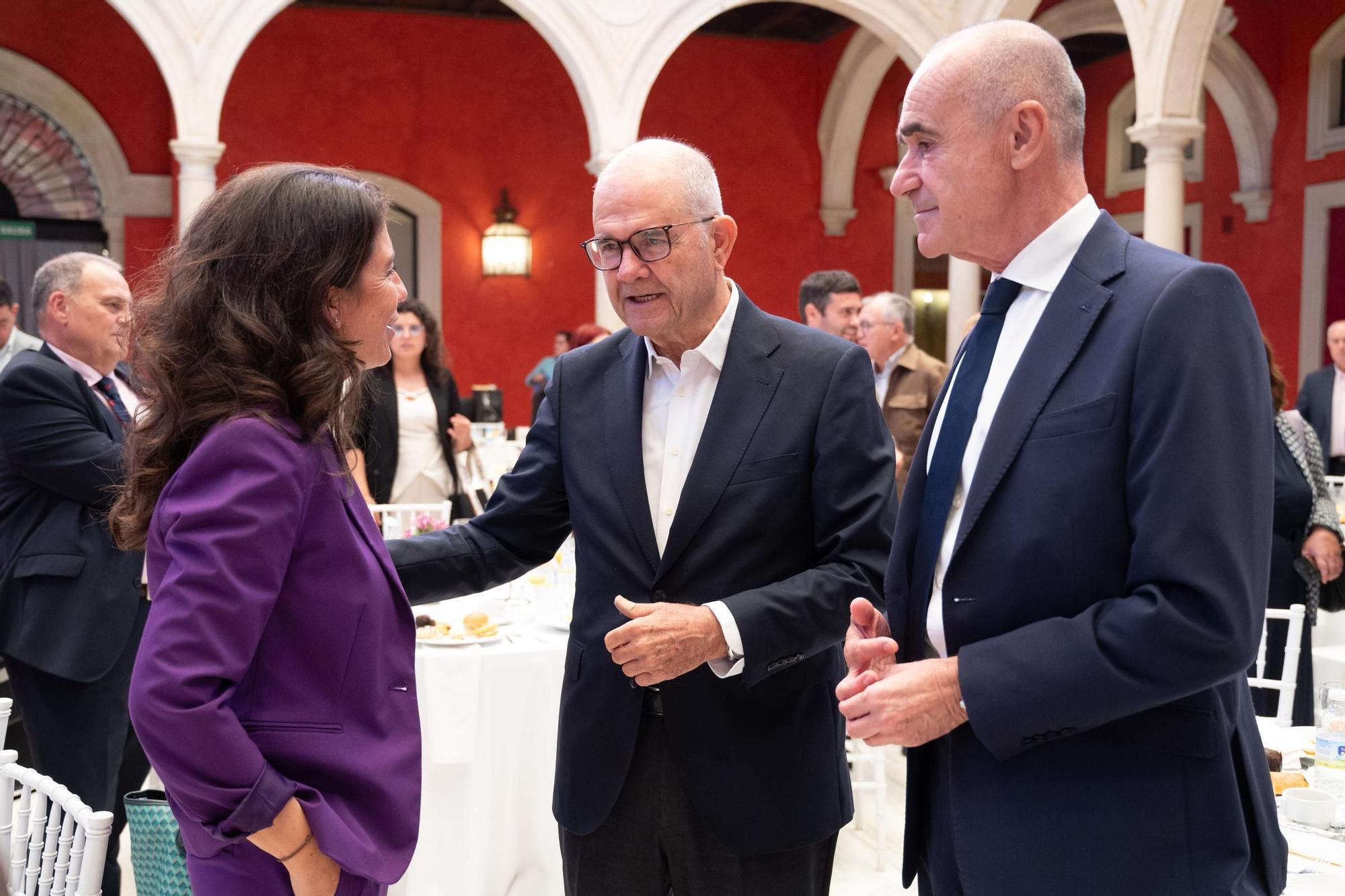 Fotogalería | ElCorreoPregunta a Javier Fernández de los Ríos, presidente de la Diputación de Sevilla