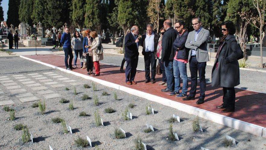 Inaugurado el nuevo jardín de cenizas en el cementerio