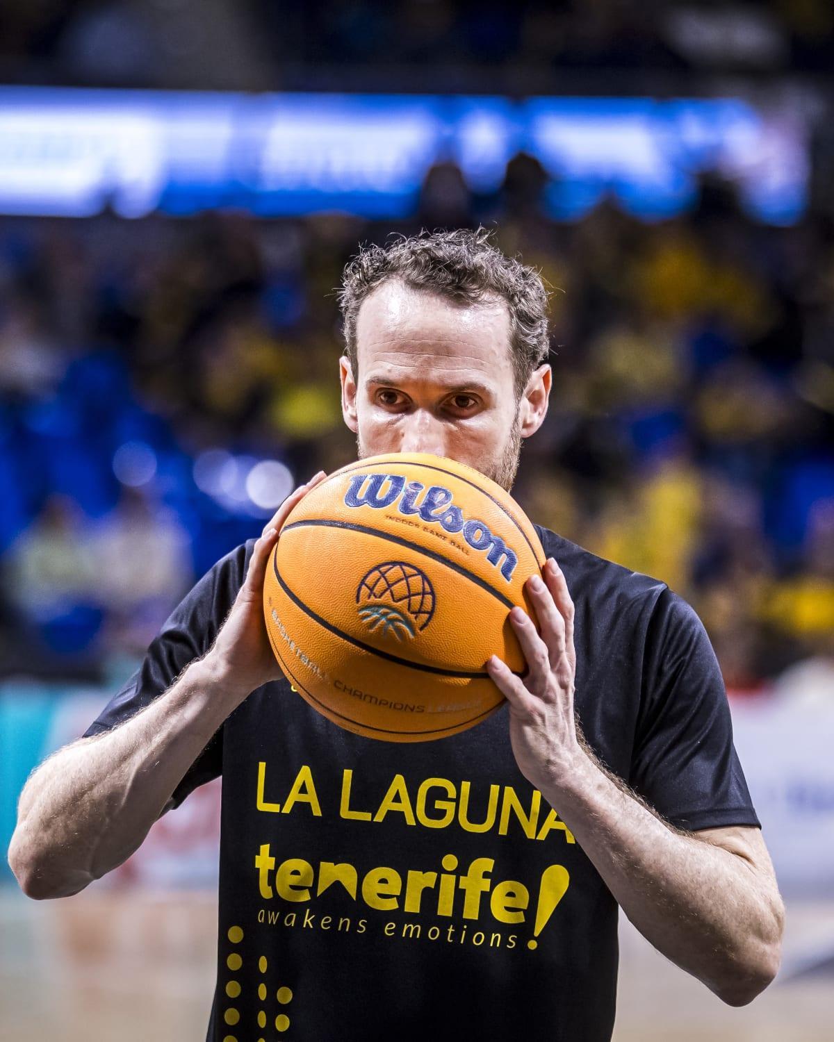 Huertas, justo antes de comenzar el partido entre La Laguna Tenerife y Trieste.