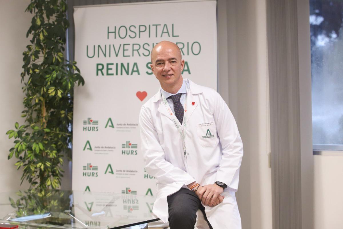 El doctor Francisco Triviño, nuevo director gerente del hospital Reina Sofía, durante la entrevista concedida a Diario CÓRDOBA.