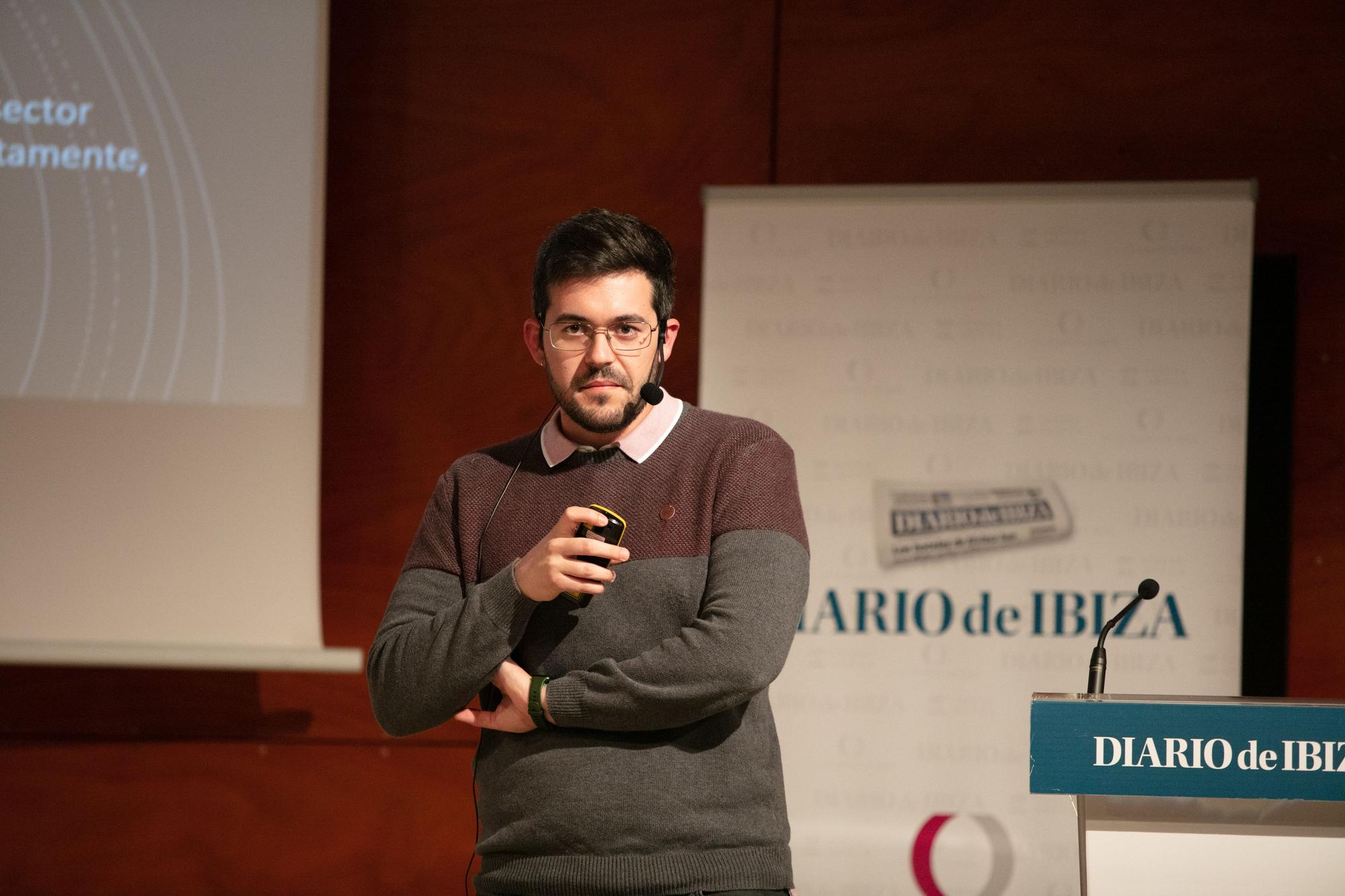 Álvaro Castaño, ingeniero técnico del departamento de ingeniera y proyectos Palau Sistemas Renovables.jpg